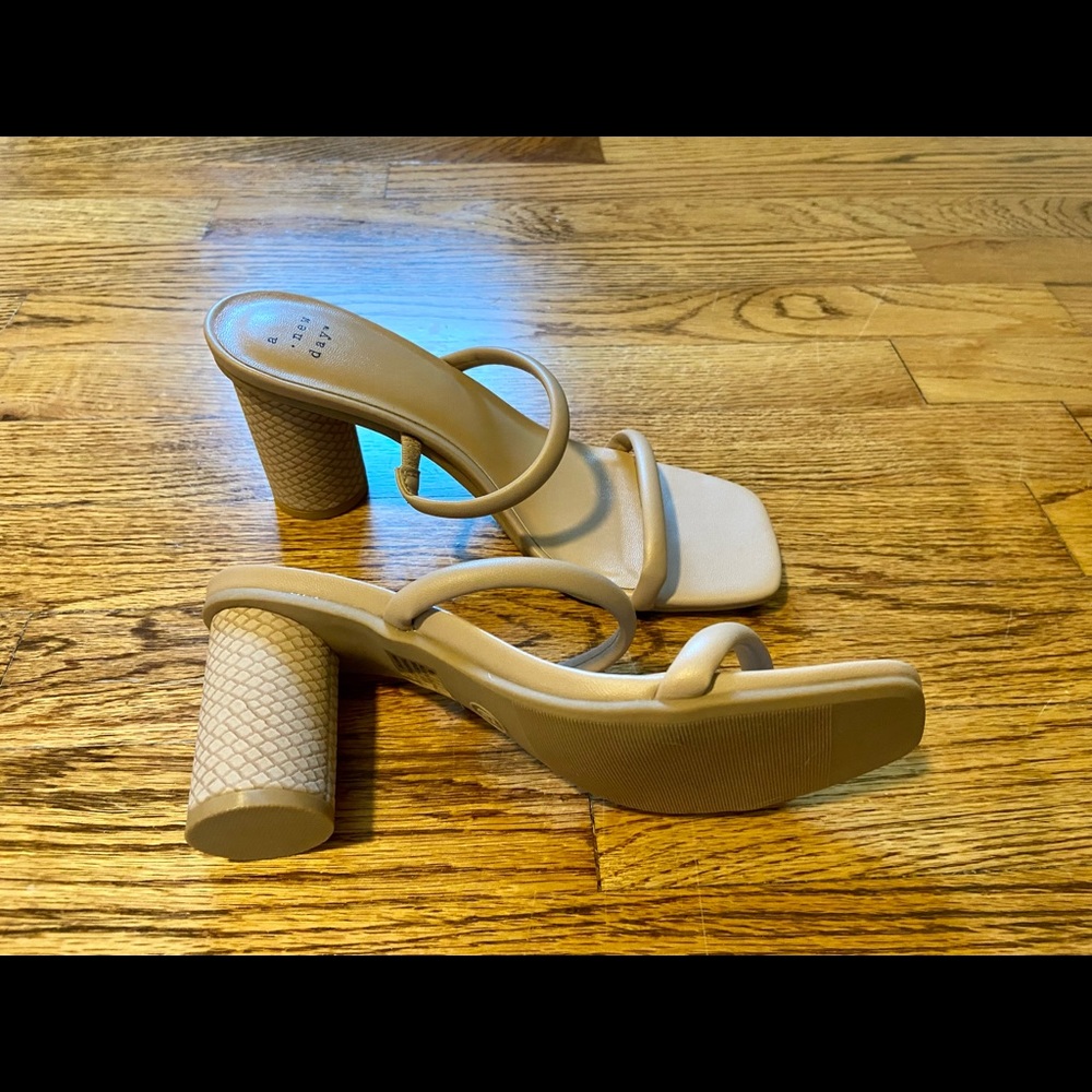 NIB Nude Cass Heels Target Size 6.5 ✨